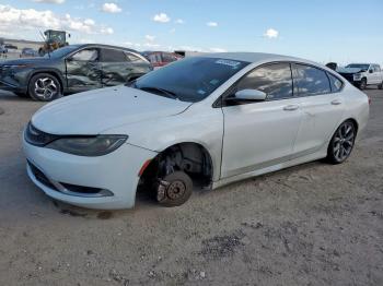  Salvage Chrysler 200