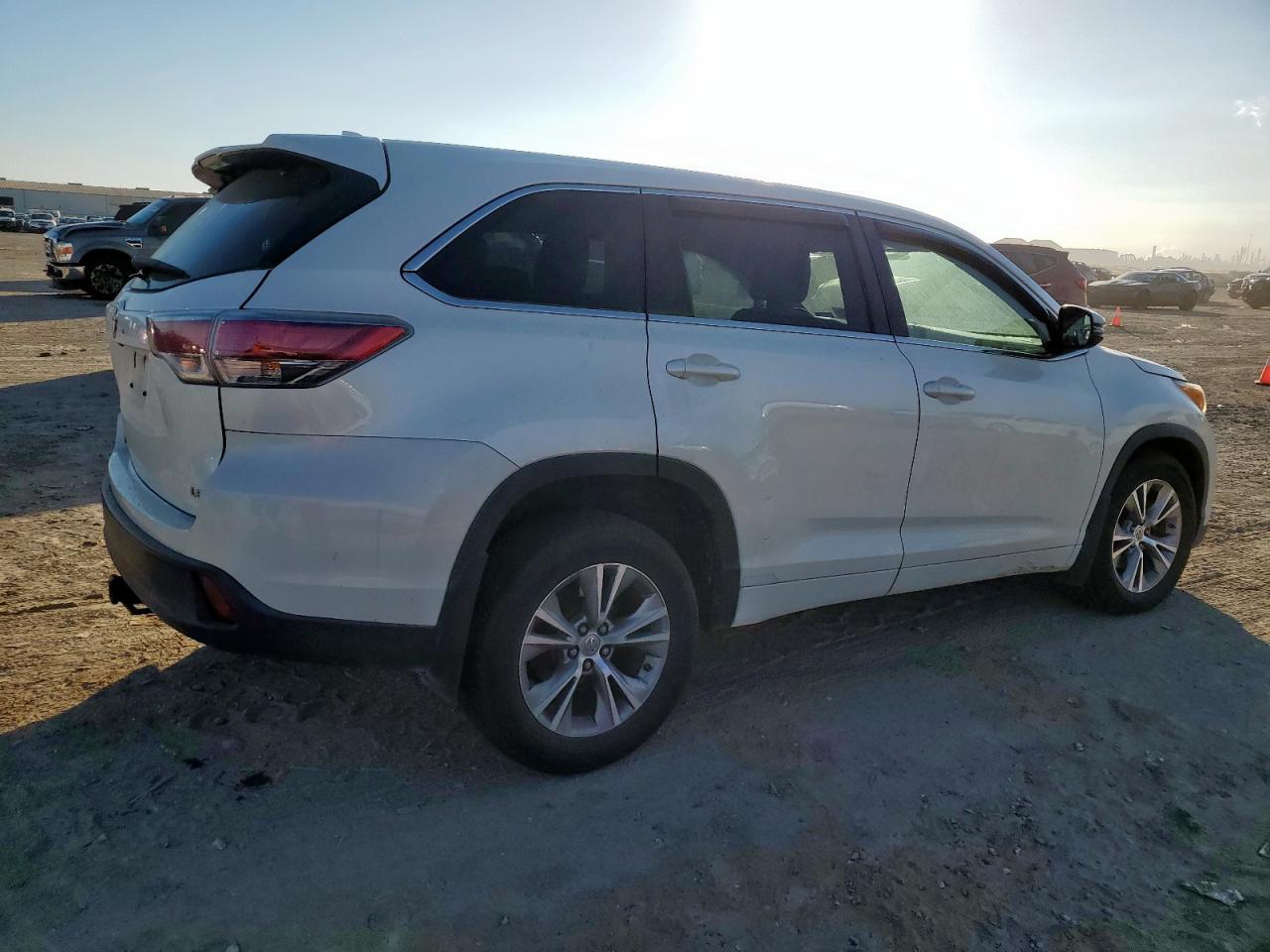 Toyota Highlander Le Image 10