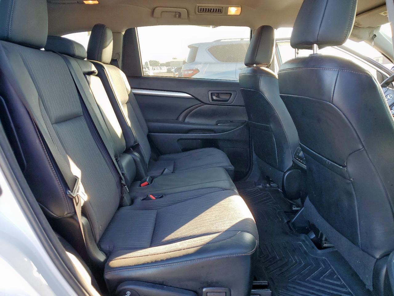 Toyota Highlander Le Image 14