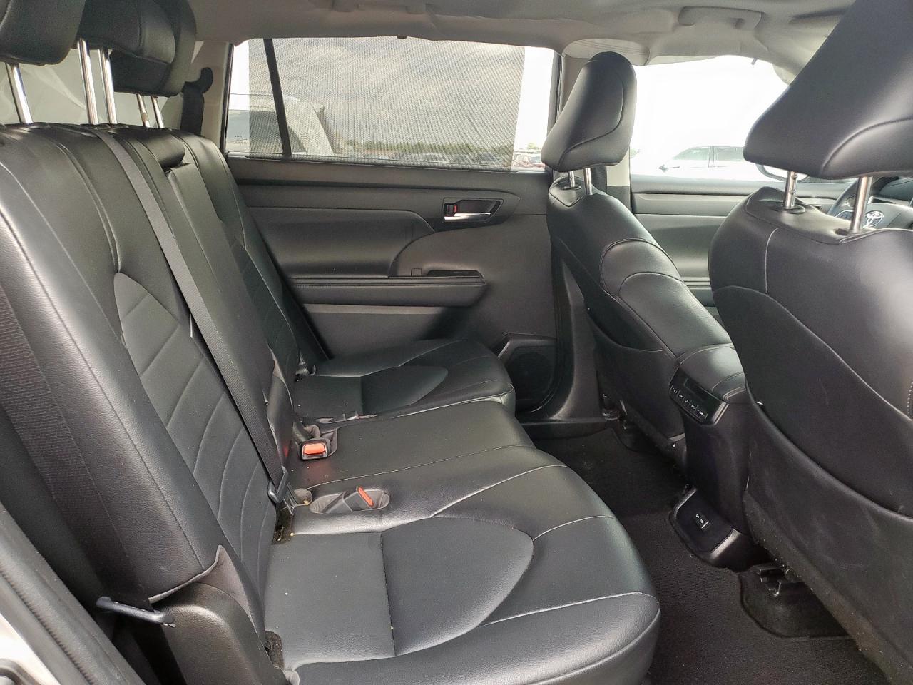 Toyota Highlander Hybrid Xle Image 11