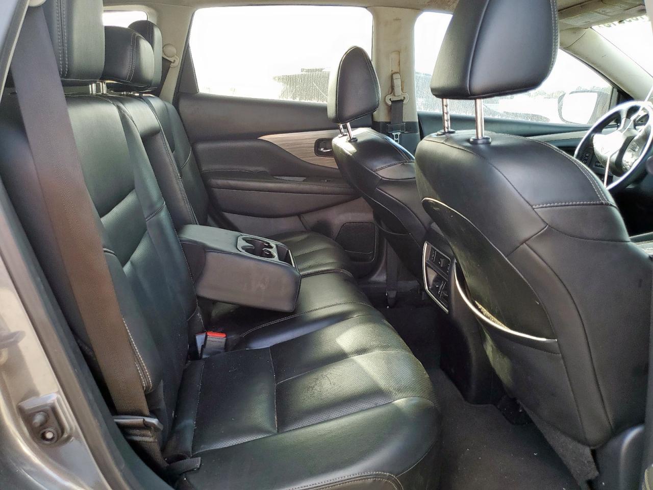 Nissan Murano S Image 7