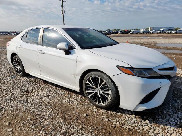 Toyota Camry L Image 2