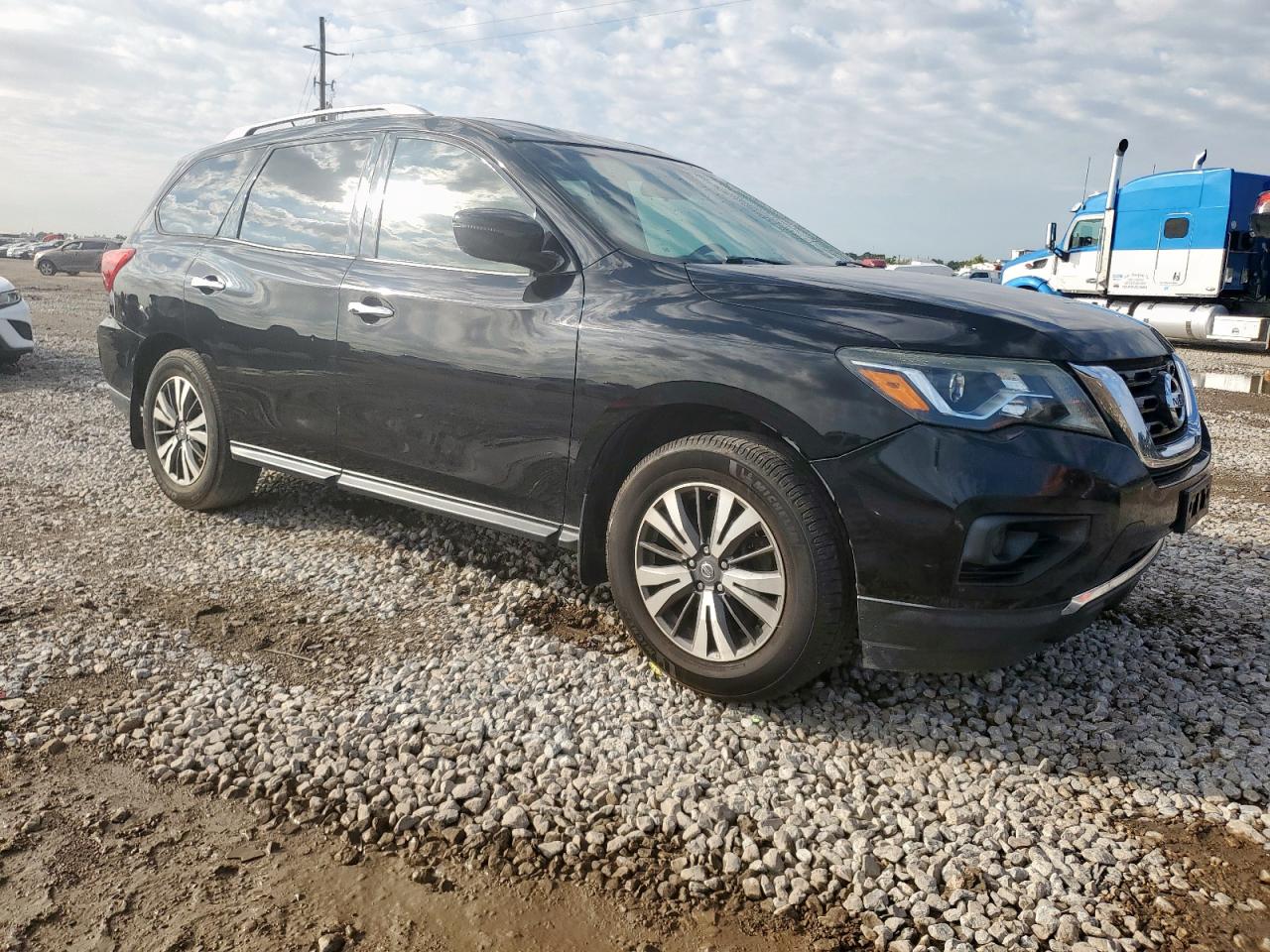 Nissan Pathfinder S Image 13
