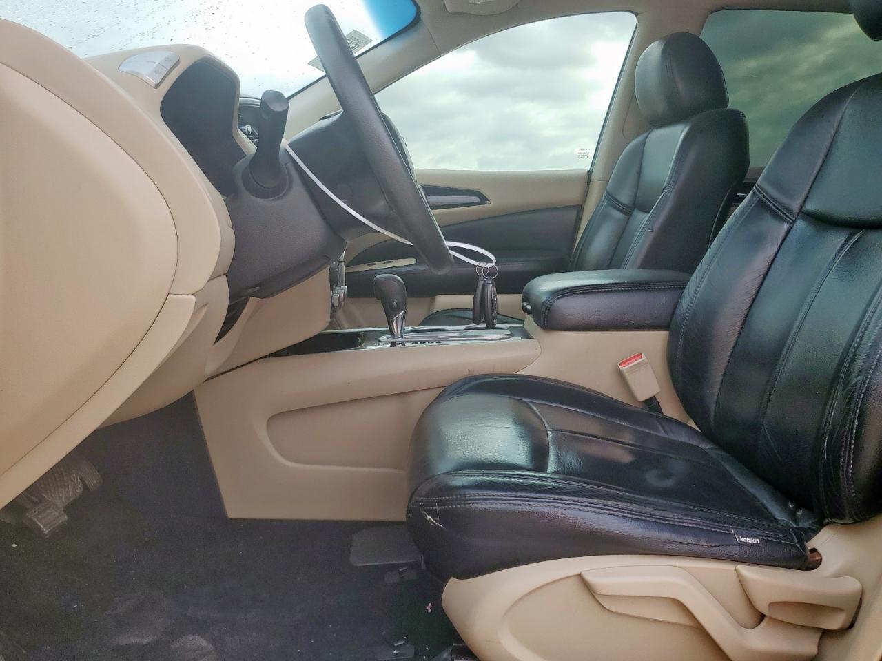 Nissan Pathfinder S Image 2