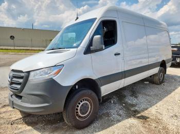  Salvage Mercedes-Benz Sprinter