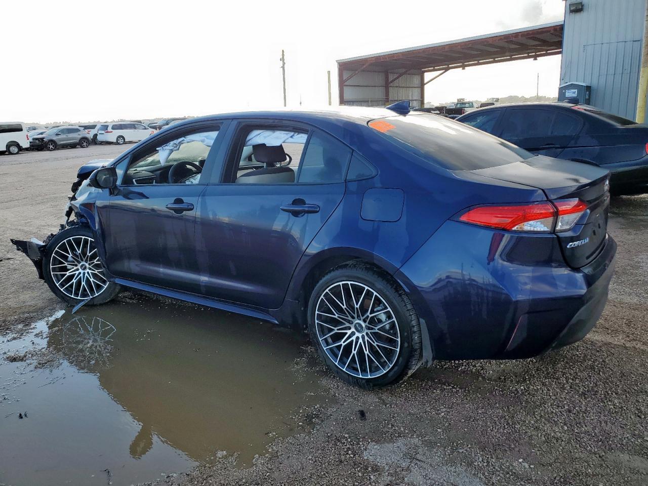 Toyota Corolla Le Image 2