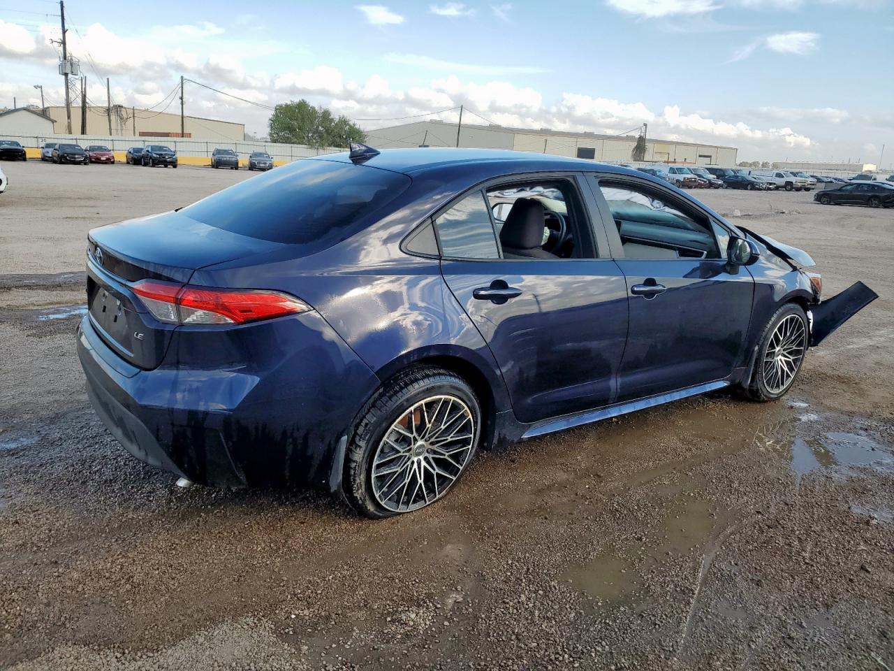 Toyota Corolla Le Image 4