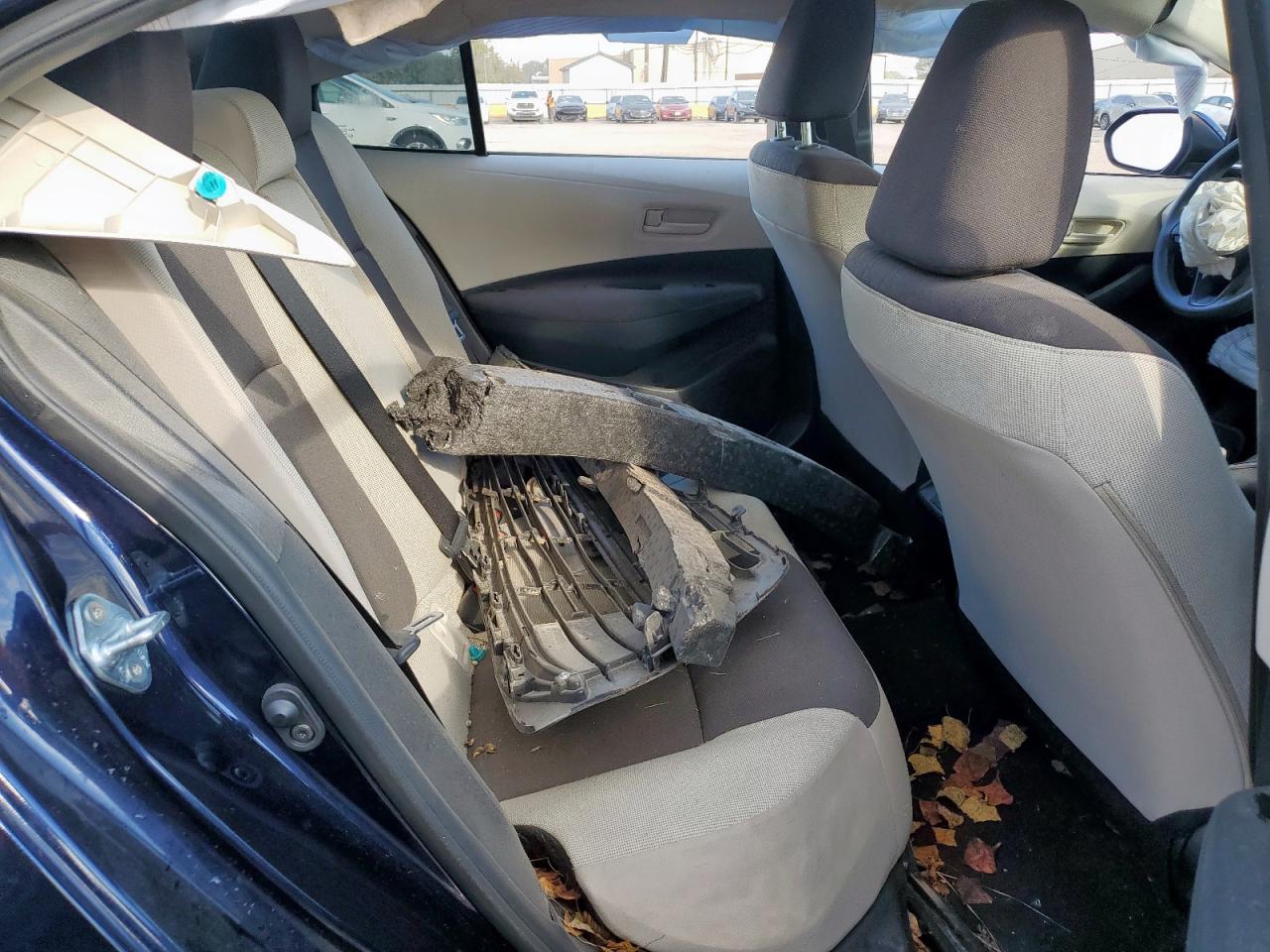 Toyota Corolla Le Image 9