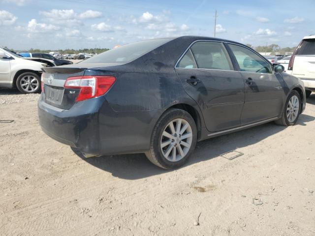 Toyota Camry Base Image 3