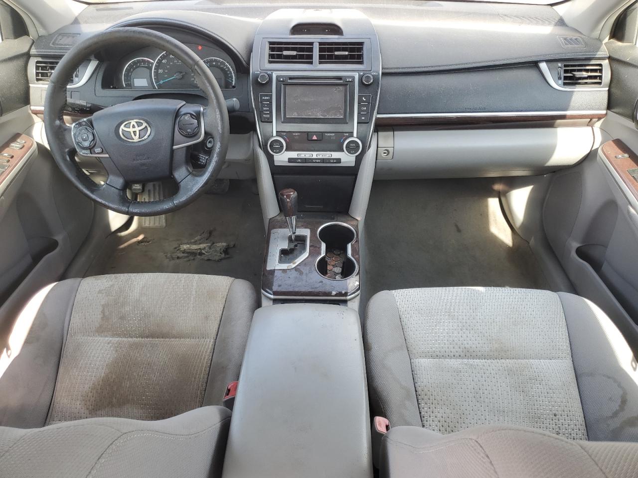 Toyota Camry Base Image 6