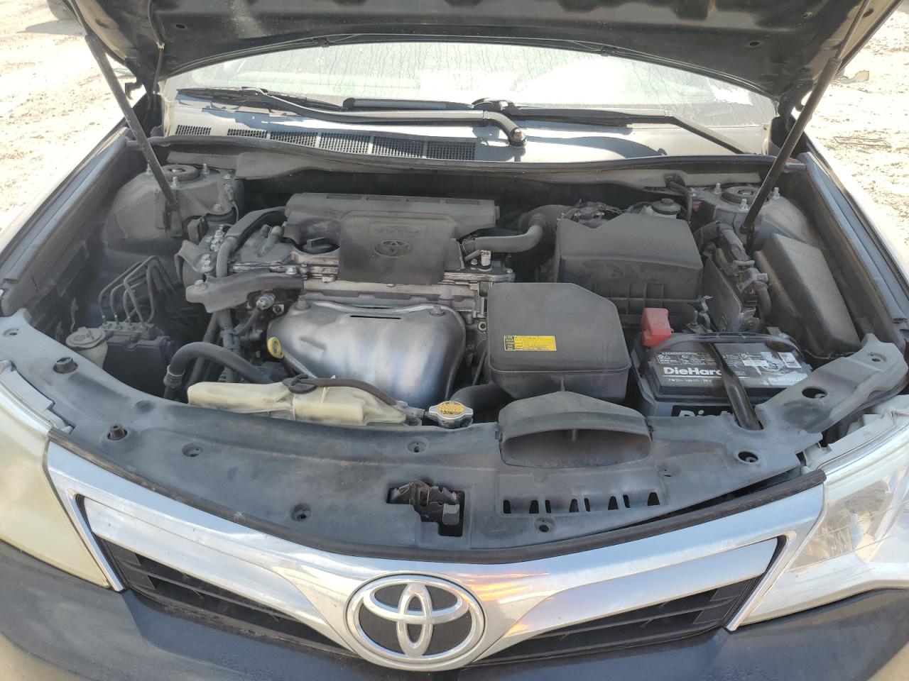 Toyota Camry Base Image 12