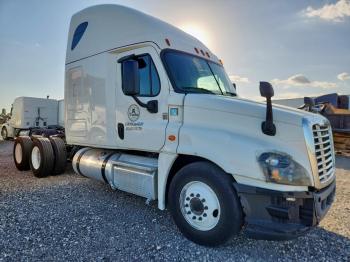  Salvage Freightliner Cascadia 1
