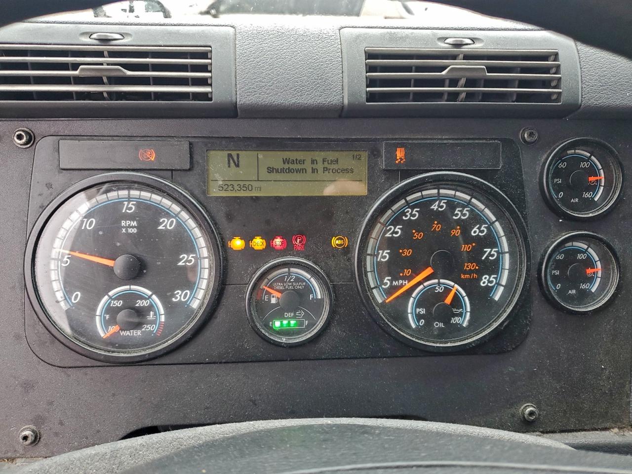 Freightliner Cascadia 1 Image 6