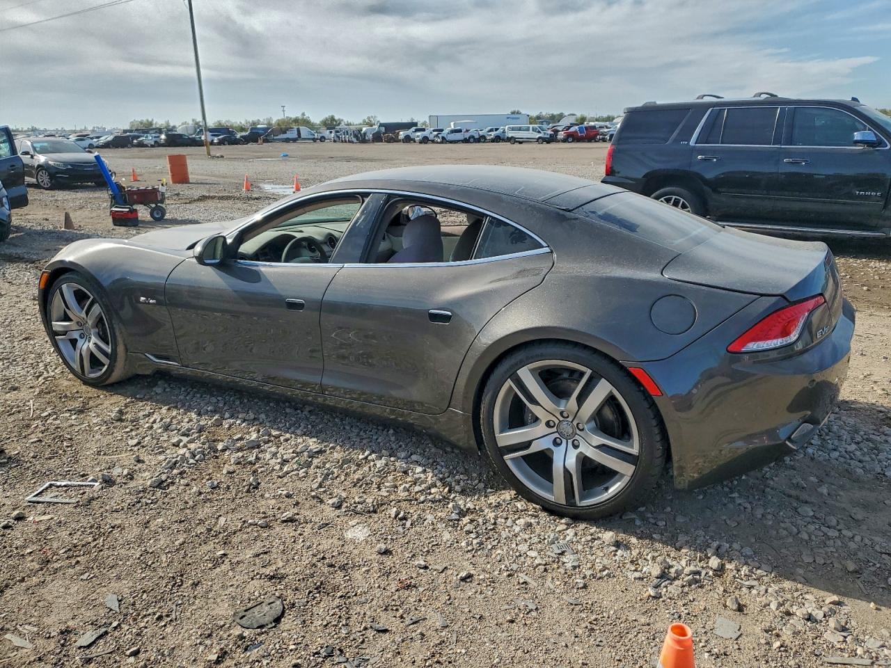 Fisker Automotive Karma Chic Image 3