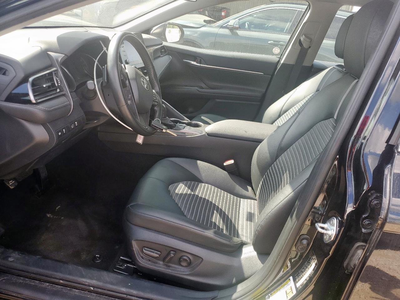 Toyota Camry Se Night Shade Image 8