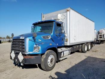  Salvage Freightliner 114sd