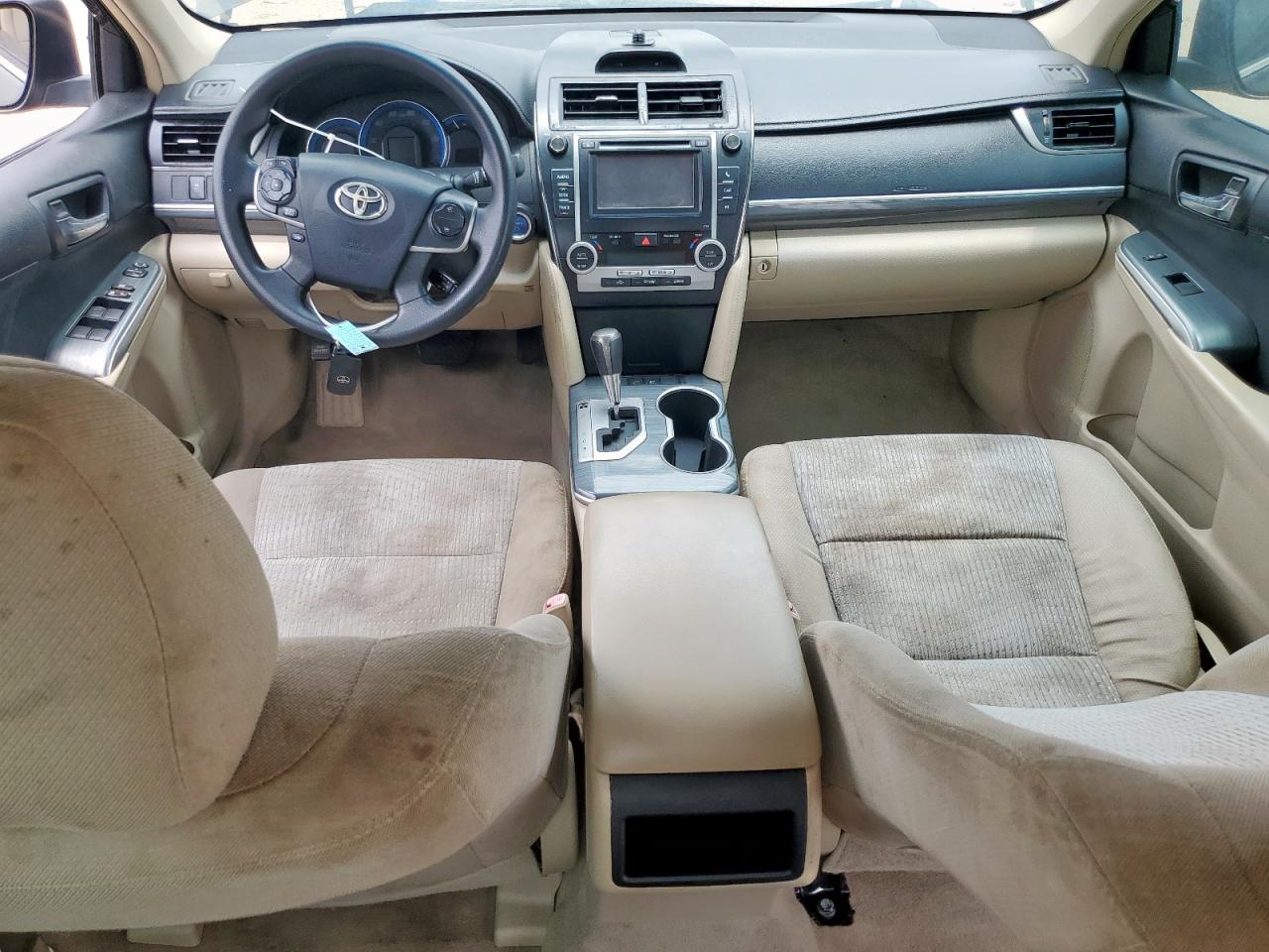 Toyota Camry Hybrid Image 6