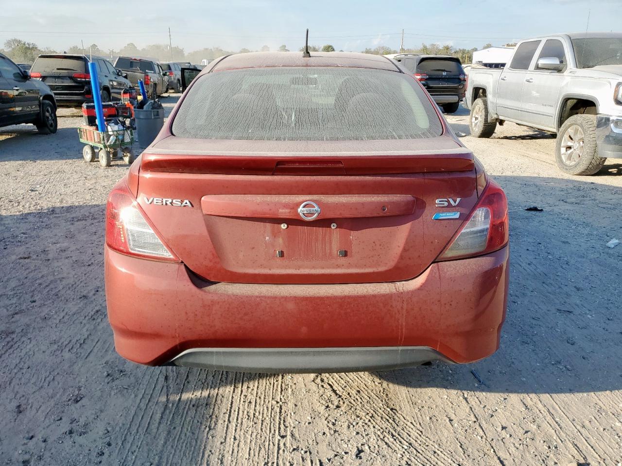 Nissan Versa S Image 7