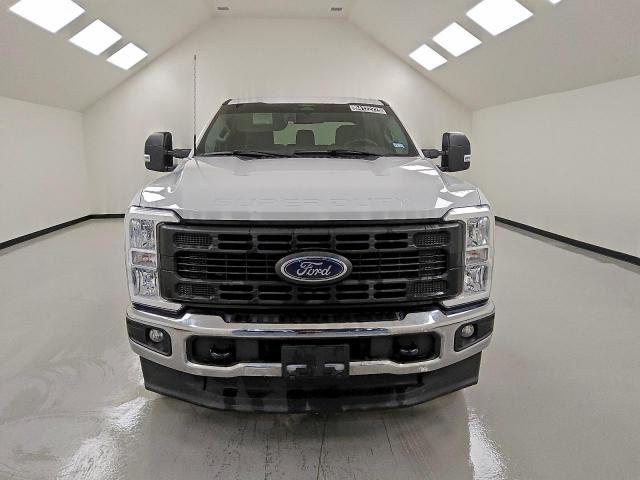 Ford F-250 Super Duty Image 2