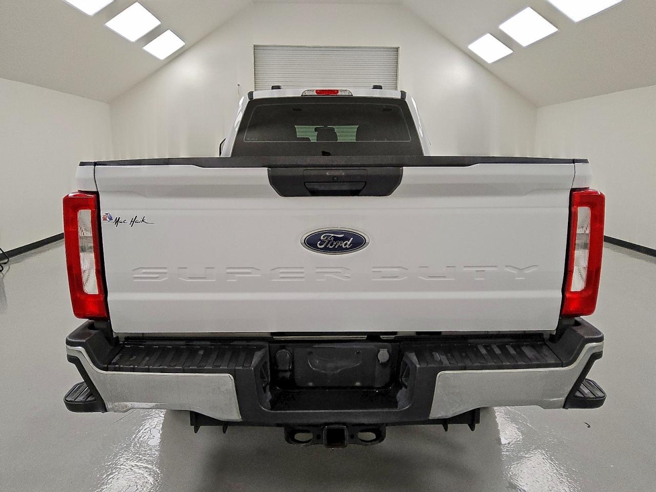 Ford F-250 Super Duty Image 4