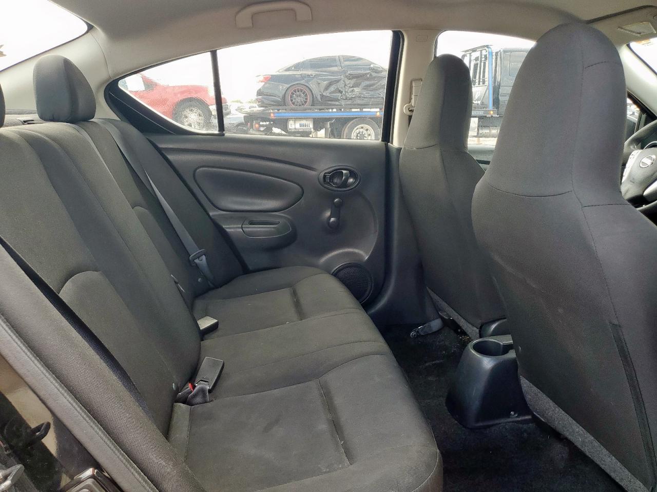 Nissan Versa S Image 6