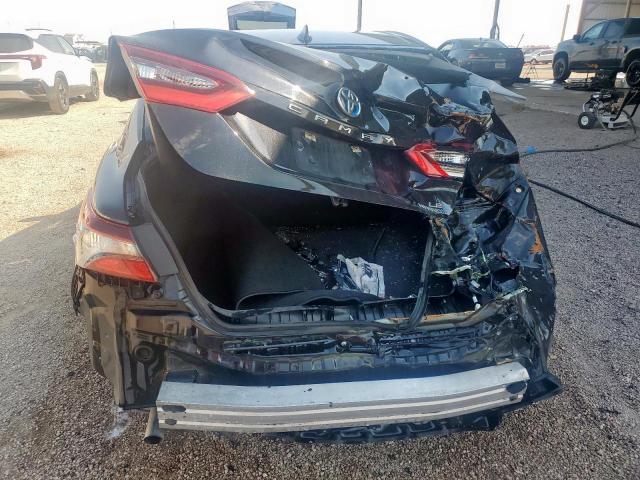 Toyota Camry Le Image 4