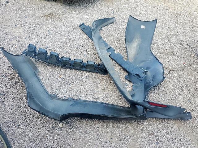 Toyota Camry Le Image 10