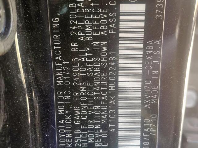 Toyota Camry Le Image 11