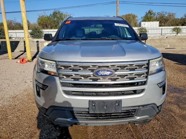 Ford Explorer Xlt Image 12