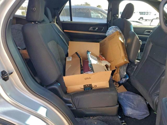 Ford Explorer Xlt Image 4