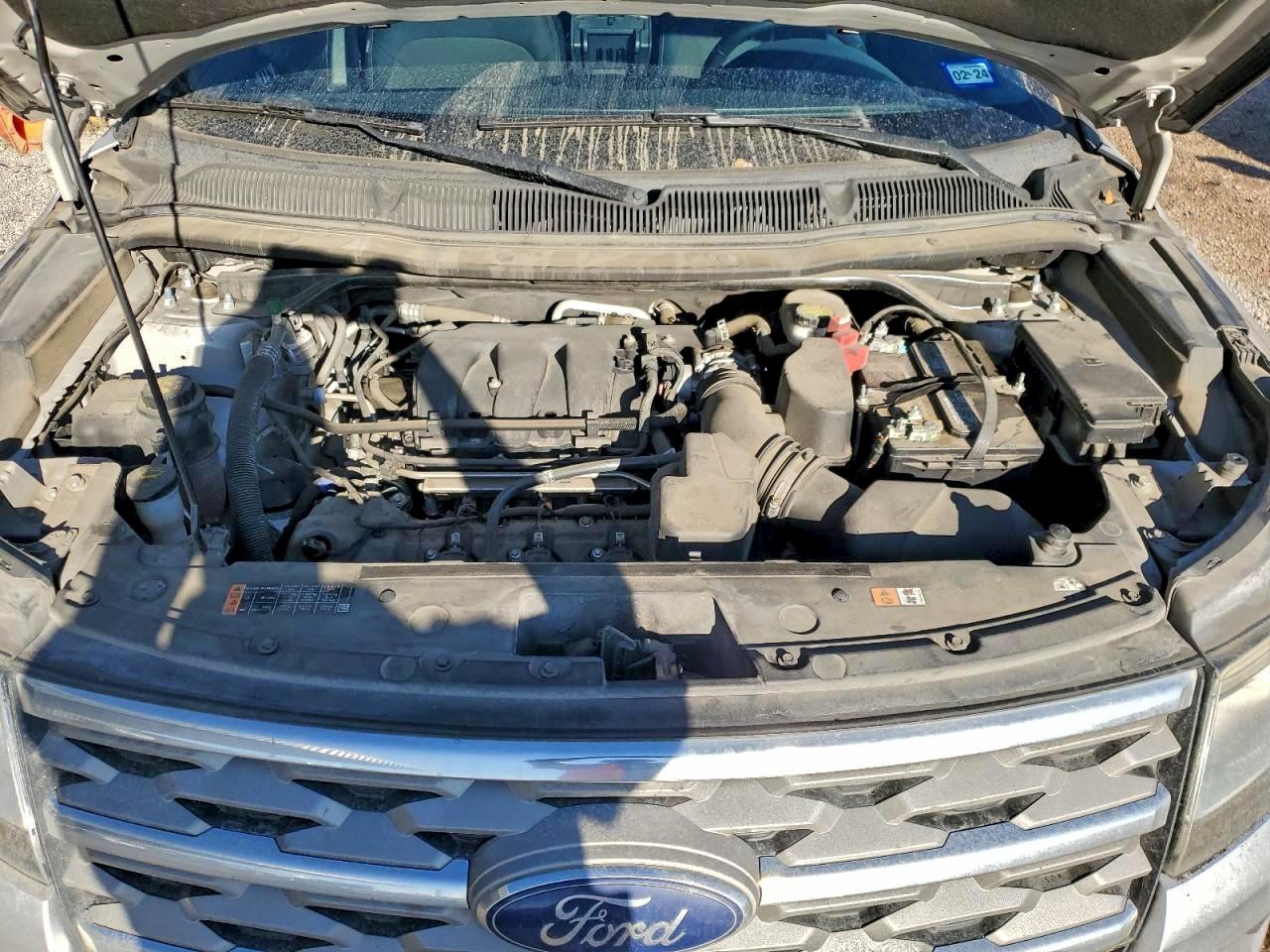 Ford Explorer Xlt Image 10