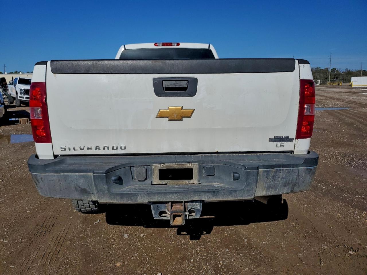 Chevrolet Silverado C2500 Heavy Duty Image 2