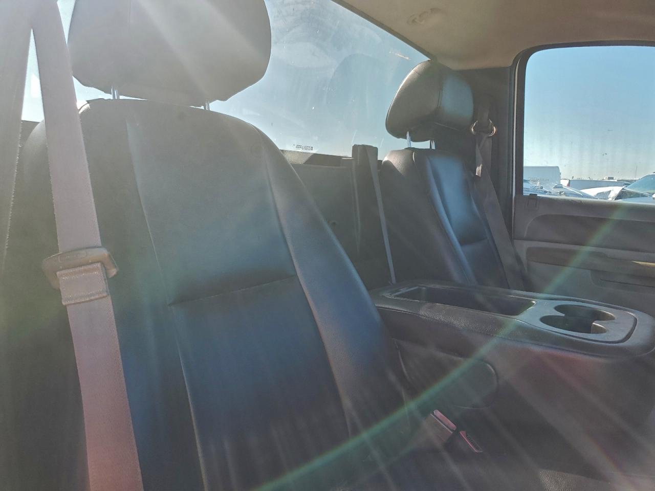 Chevrolet Silverado C2500 Heavy Duty Image 10