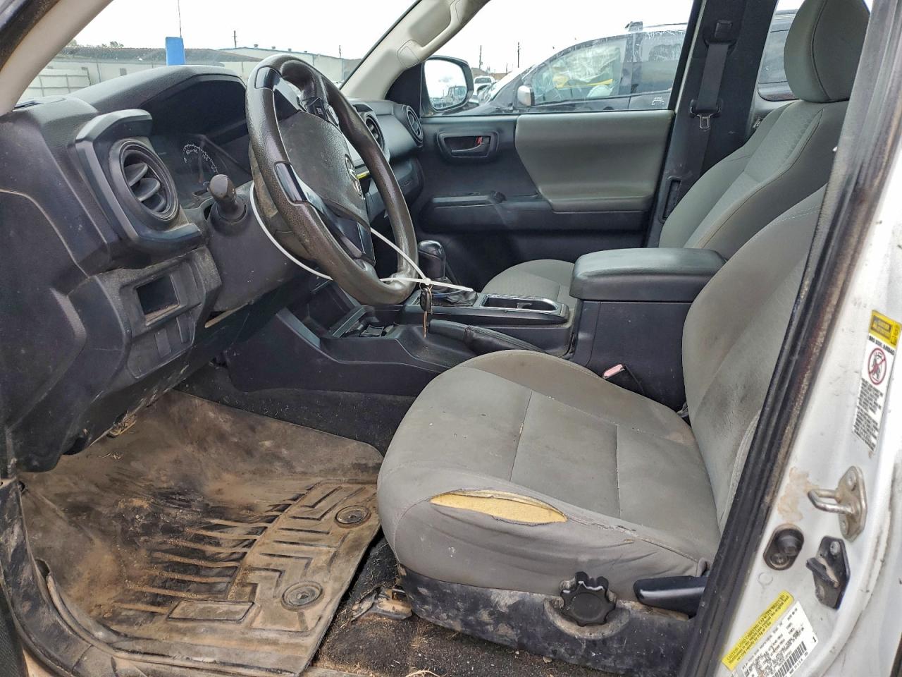 Toyota Tacoma Access Cab Image 9