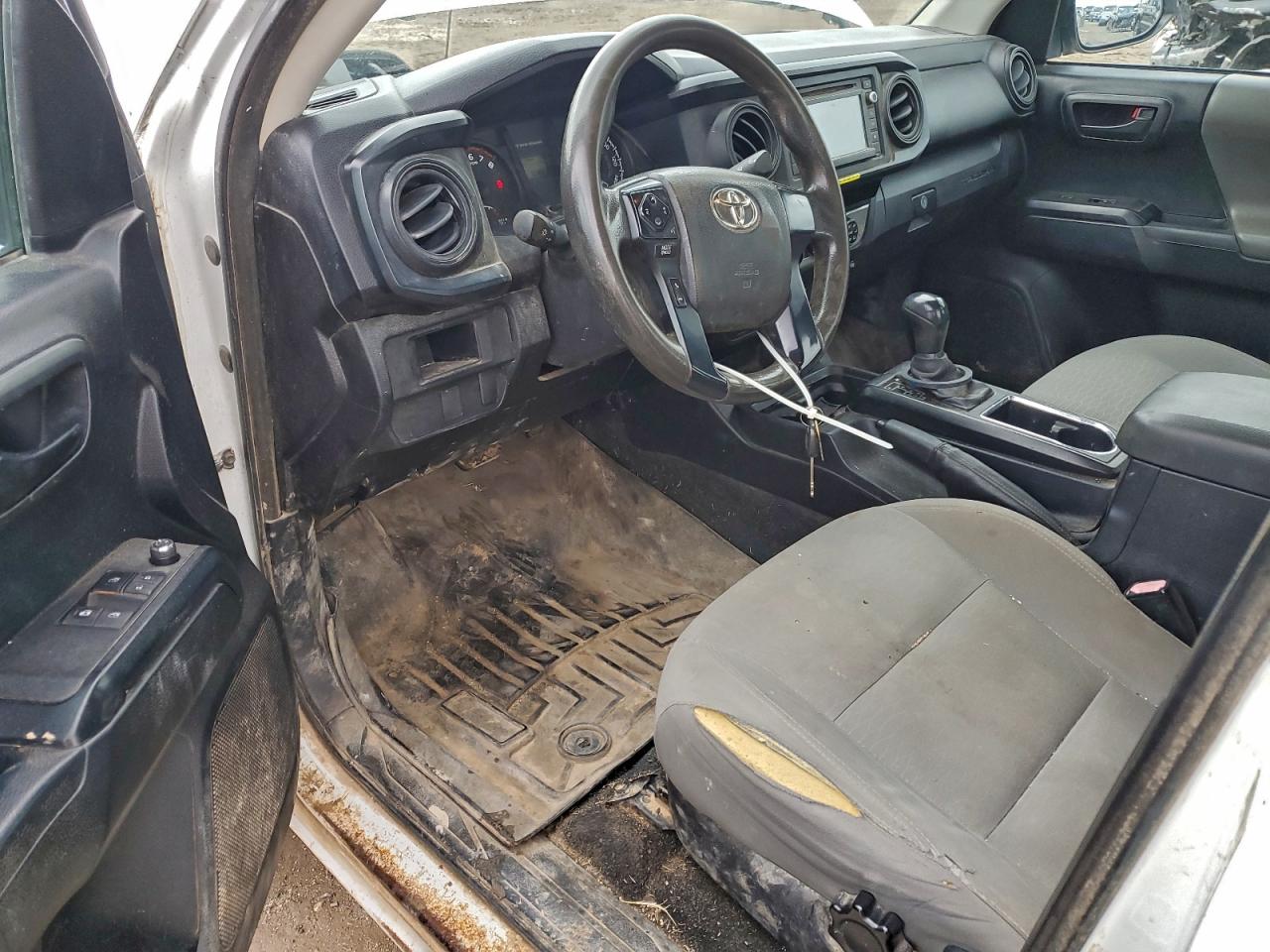Toyota Tacoma Access Cab Image 7
