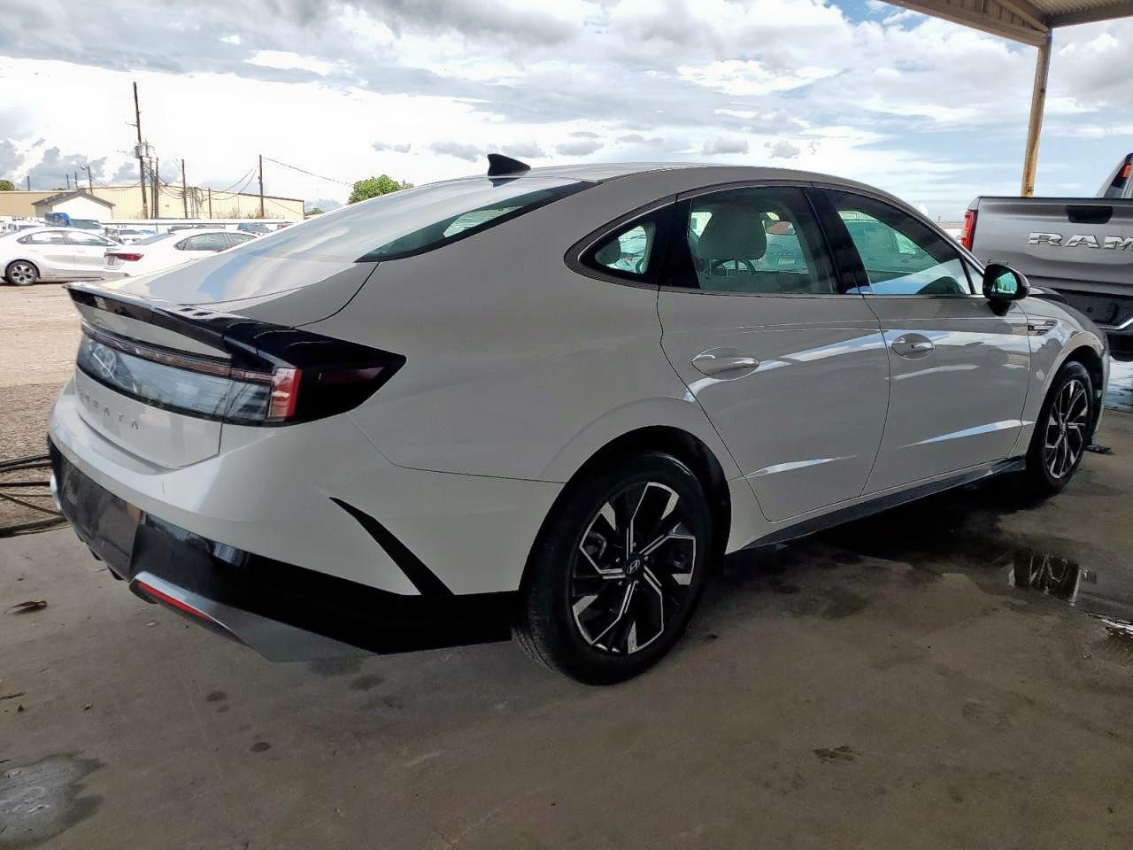 Hyundai SONATA Sel Image 9