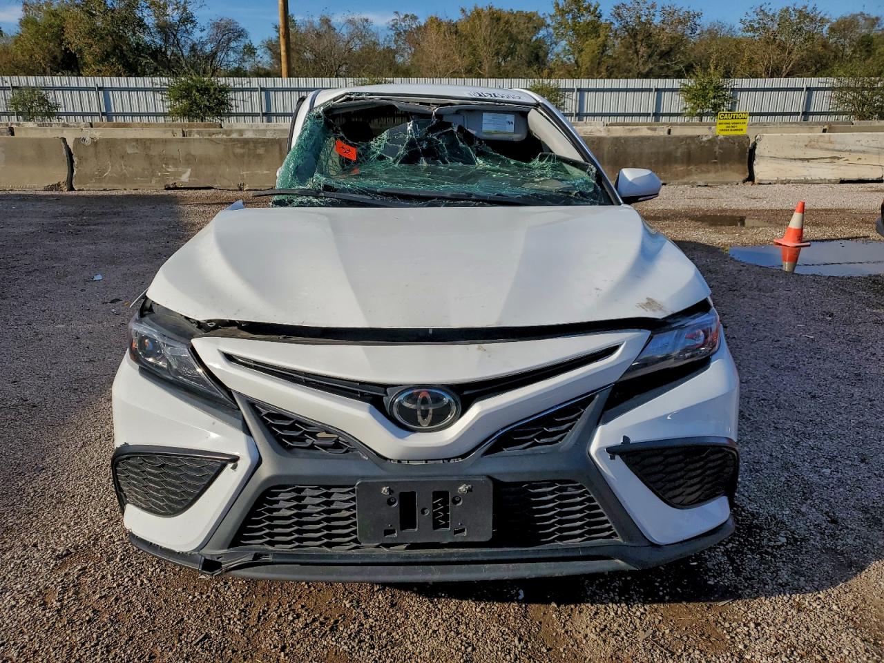 Toyota Camry Se Night Shade Image 3