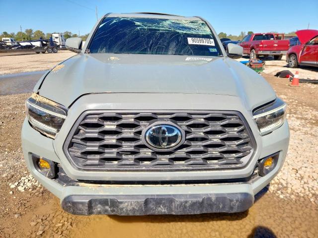 Toyota Tacoma Double Cab Image 5