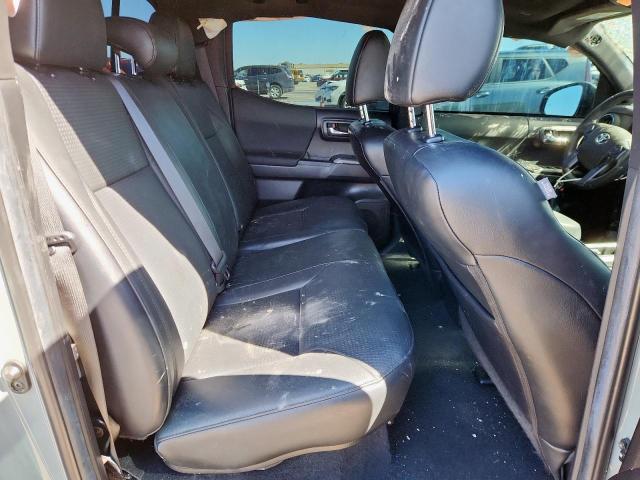 Toyota Tacoma Double Cab Image 10