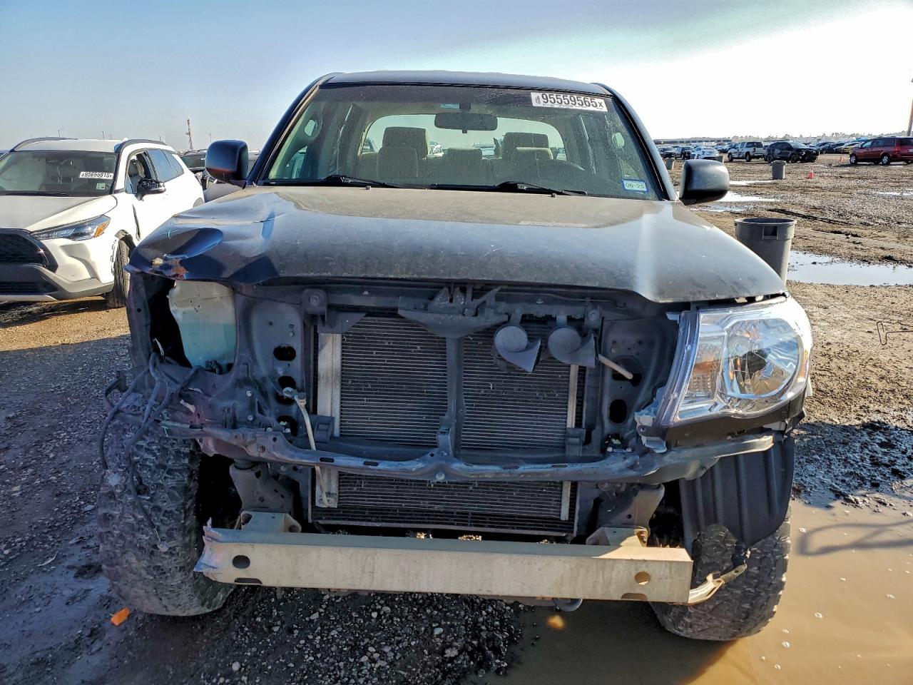 Toyota Tacoma Double Cab Image 3