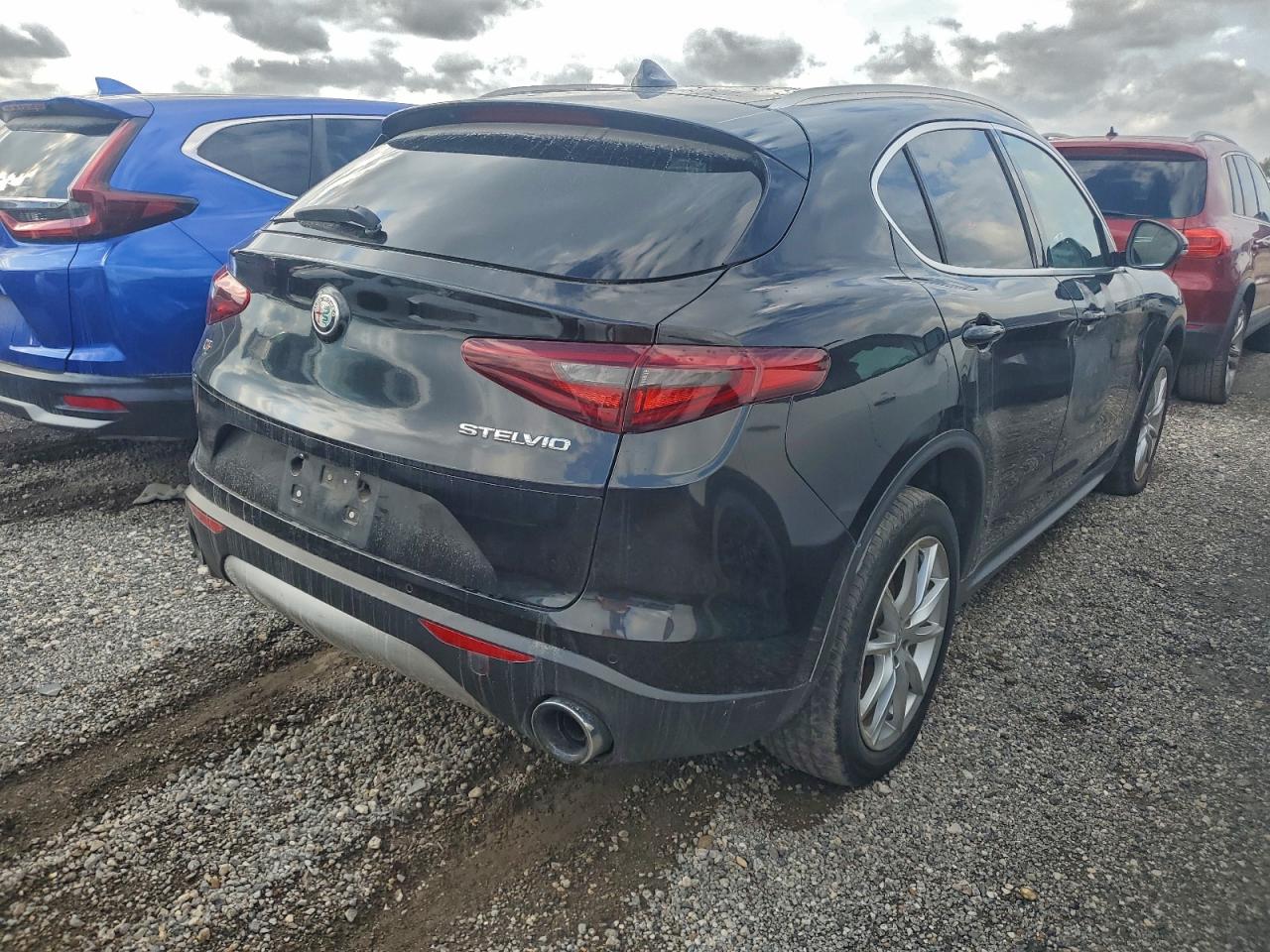 Alfa Romeo Stelvio Ti Image 4