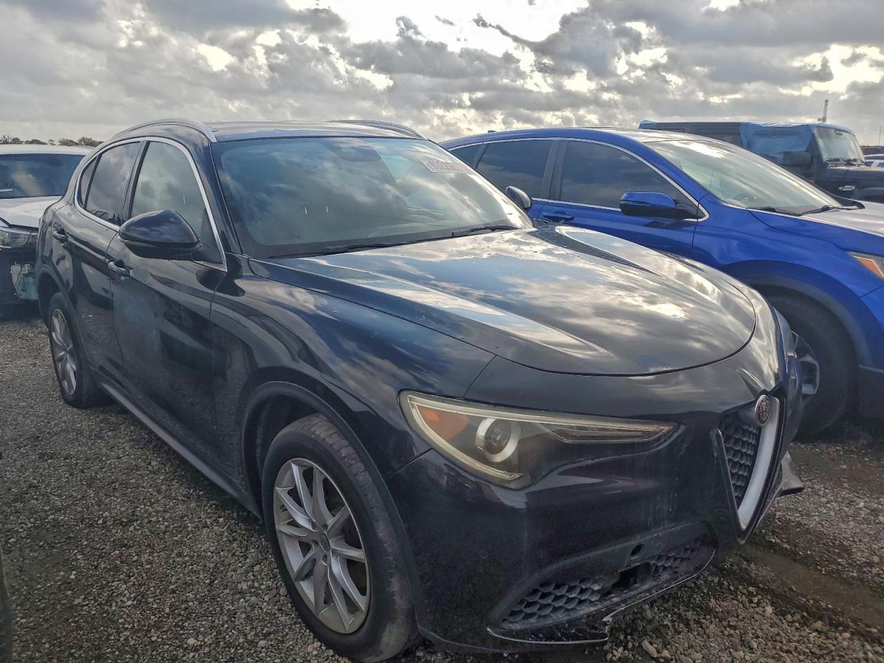 Alfa Romeo Stelvio Ti Image 2