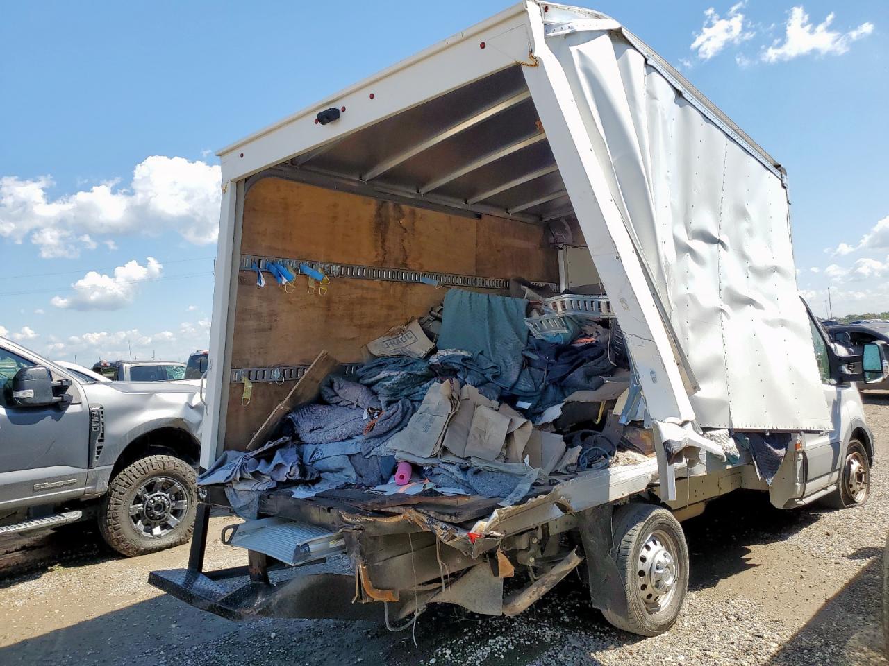 Ford Transit T-250 Image 2
