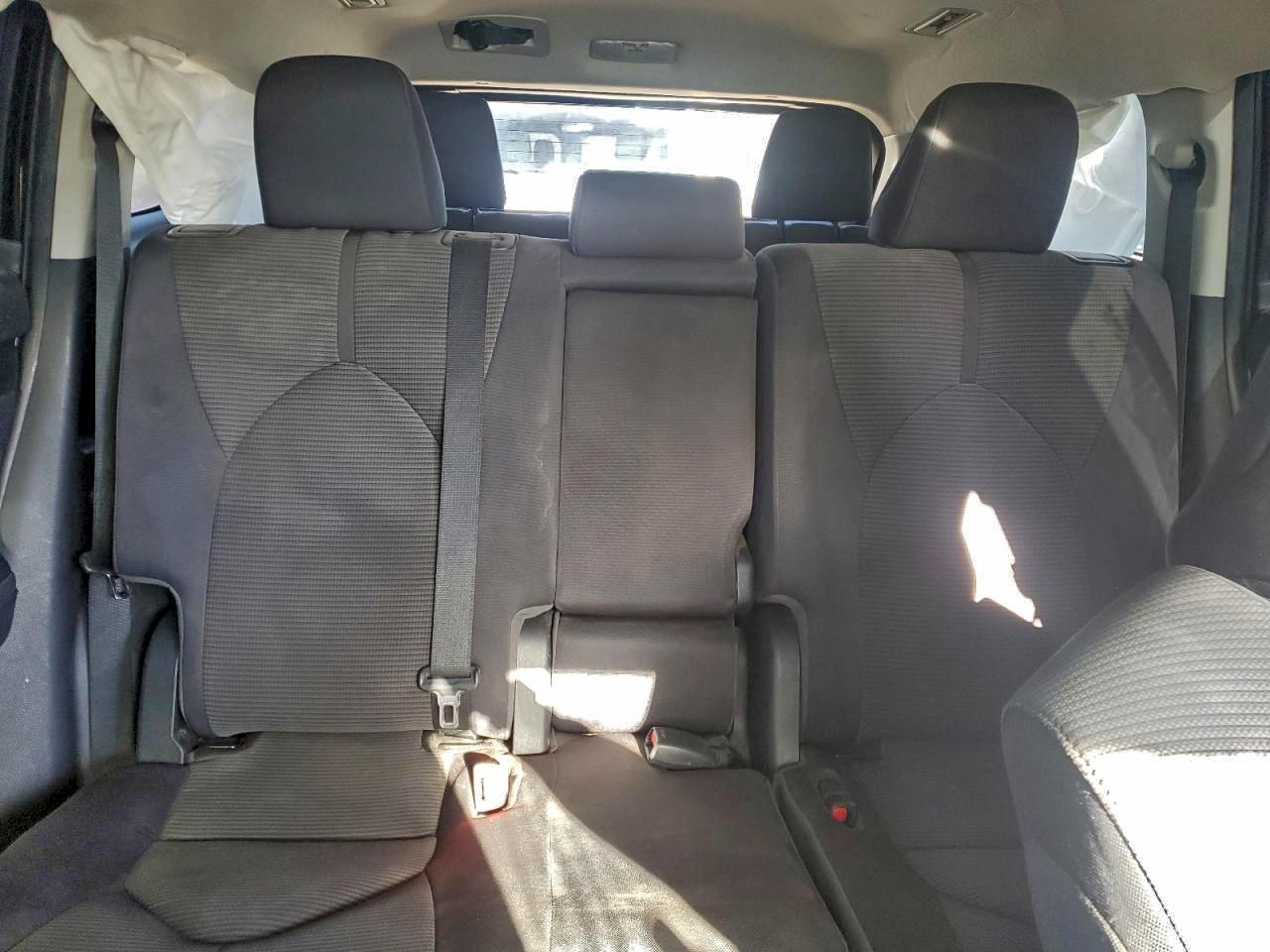 Toyota Highlander L Image 10