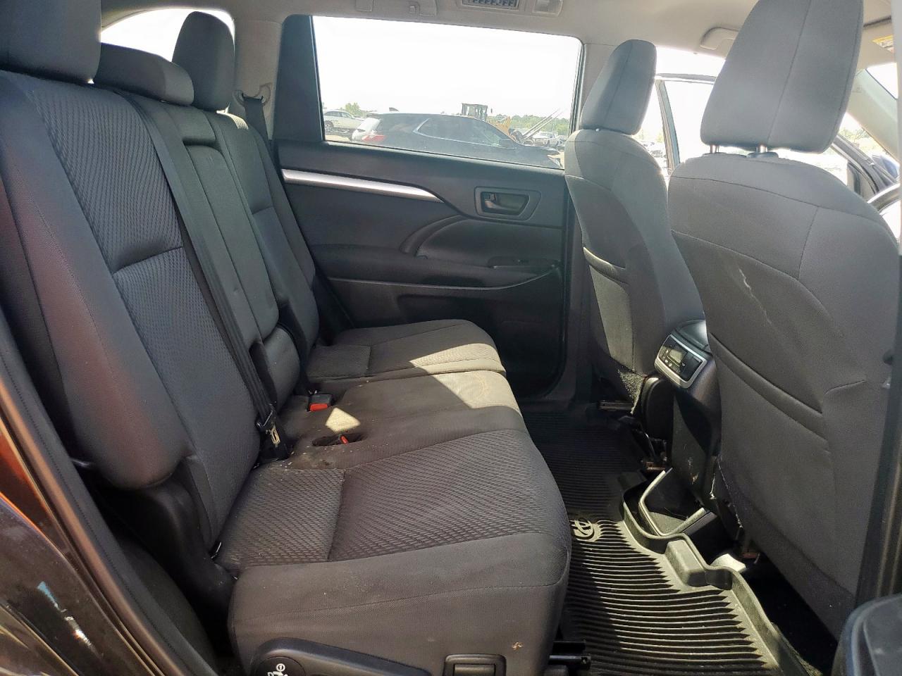 Toyota Highlander Le Image 5