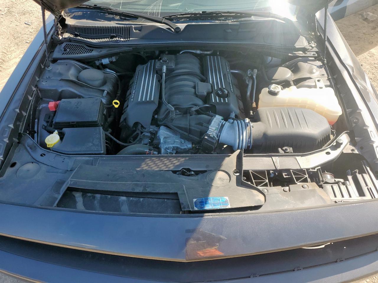 Dodge Challenger R/t Scat Pack Image 4