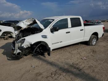  Salvage Nissan Titan
