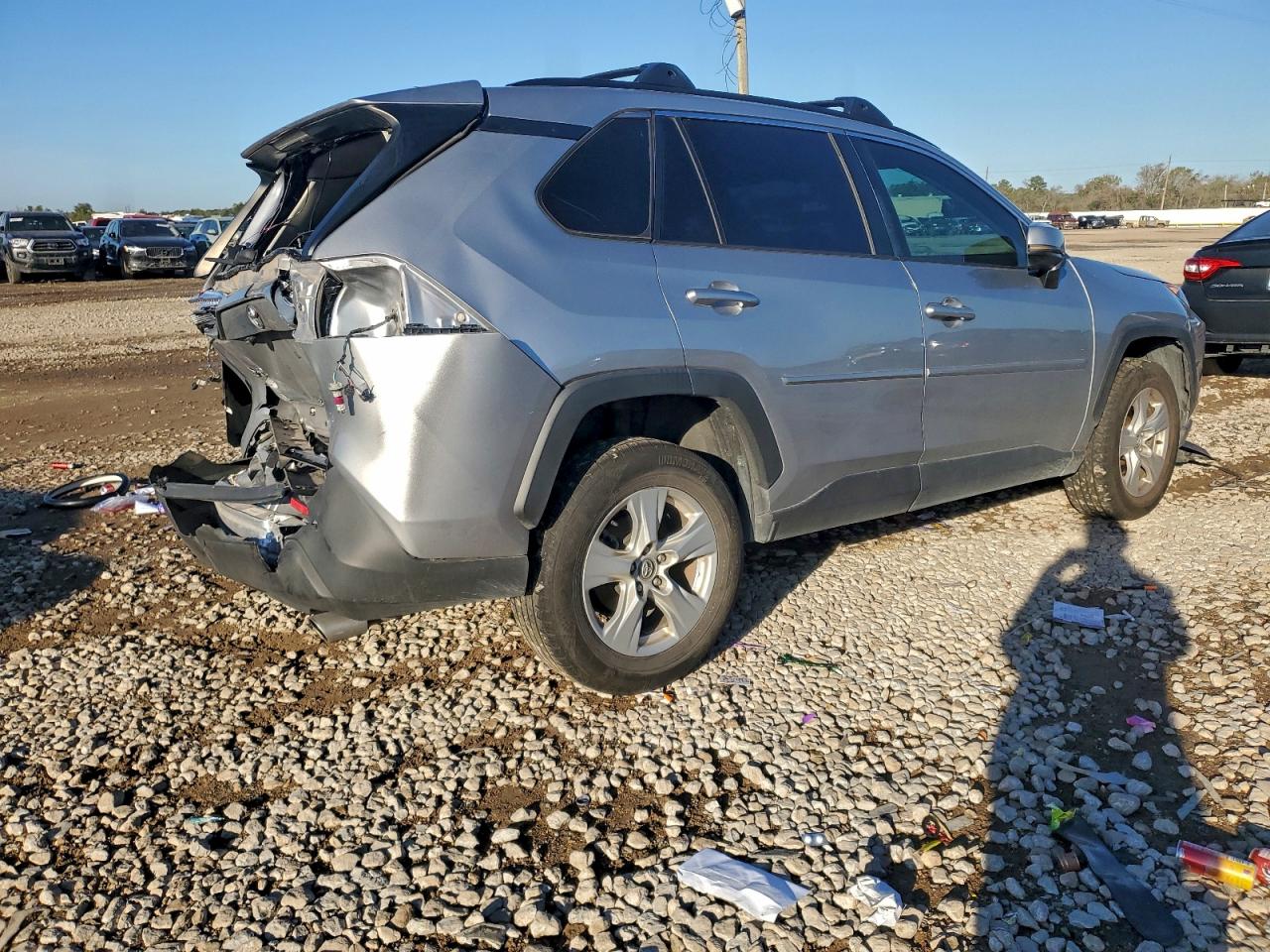 Toyota RAV4 Xle Image 3