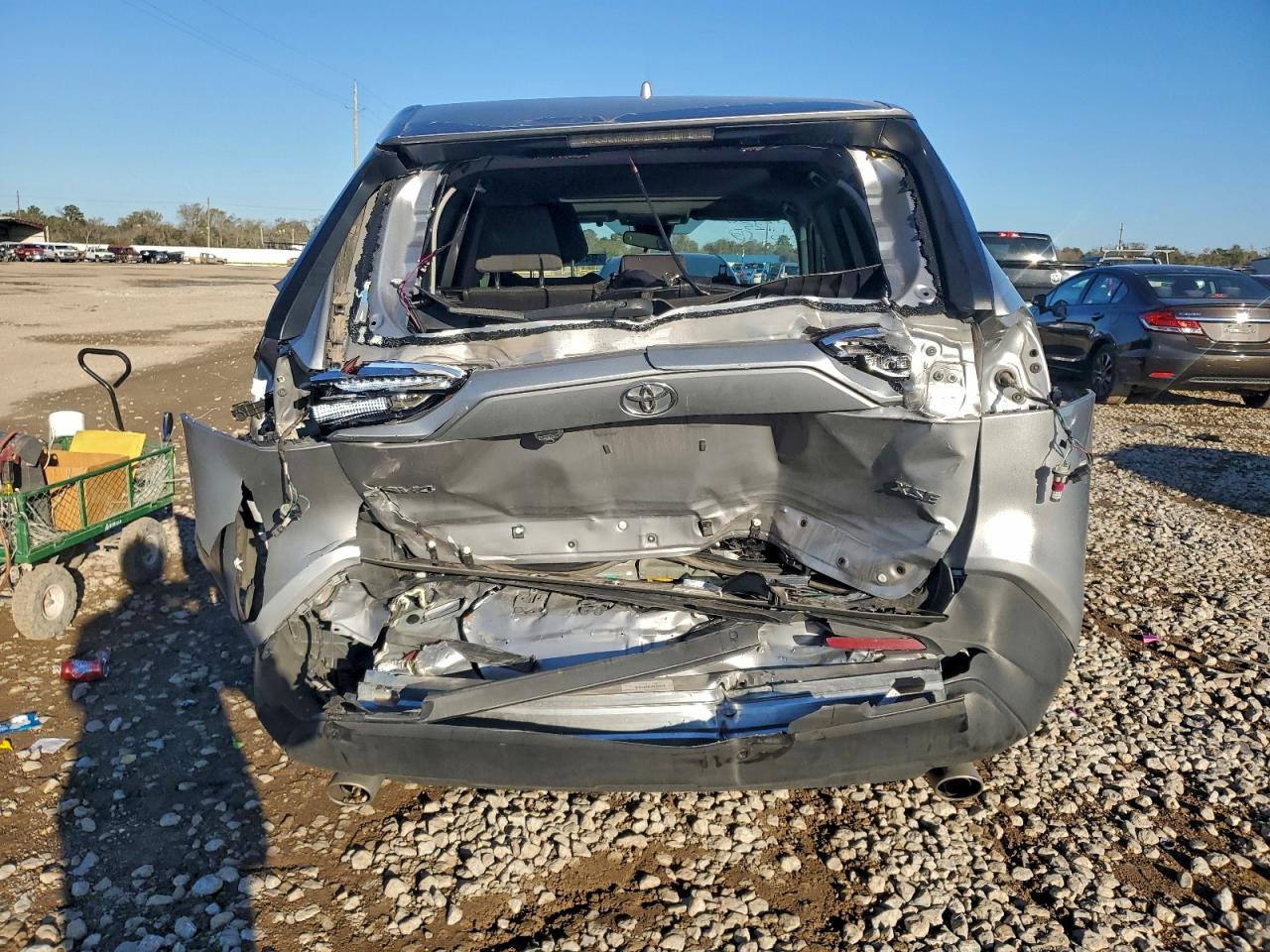 Toyota RAV4 Xle Image 4