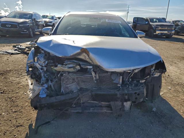 Toyota Camry L Image 3